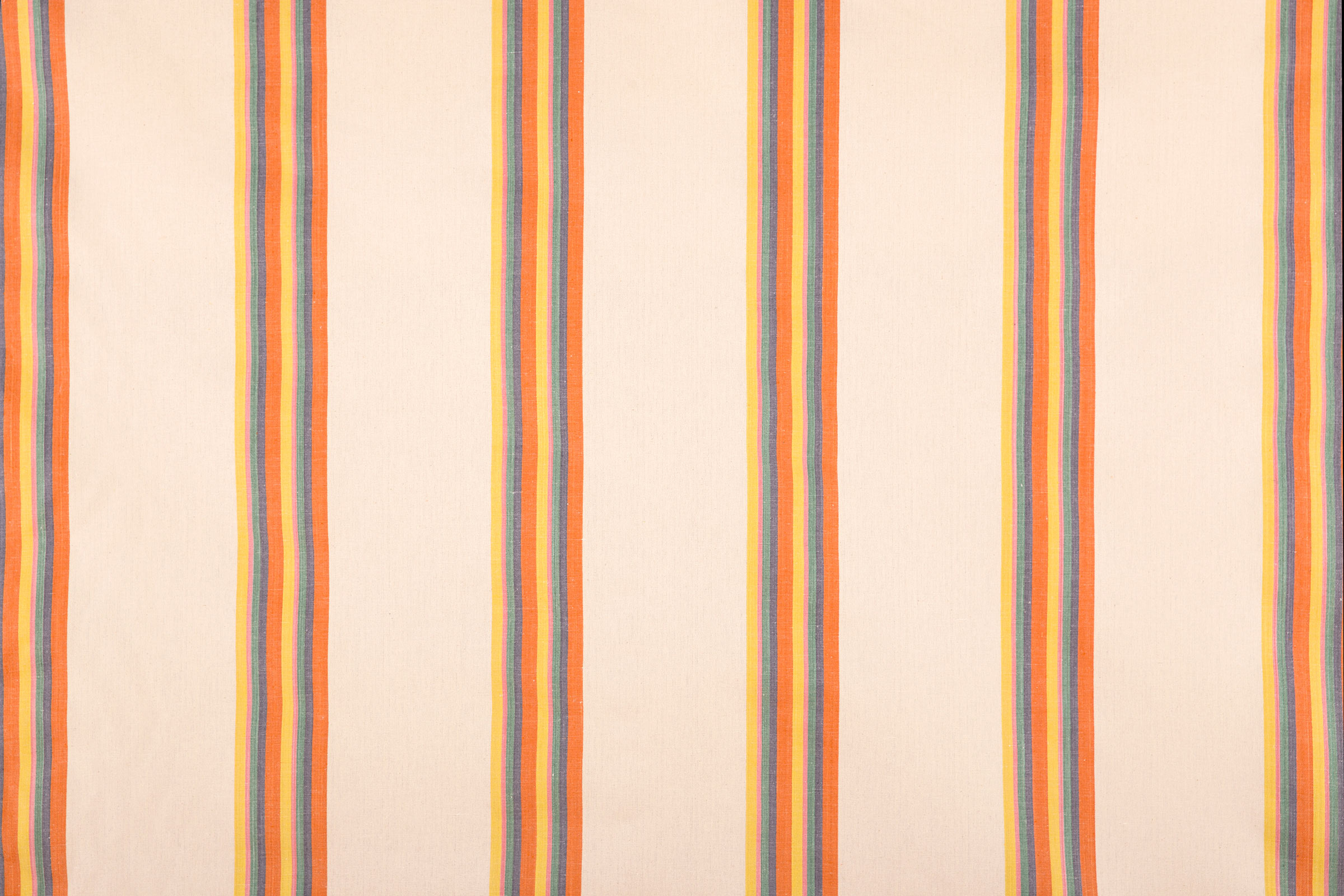 Gestreifter Stoff 219