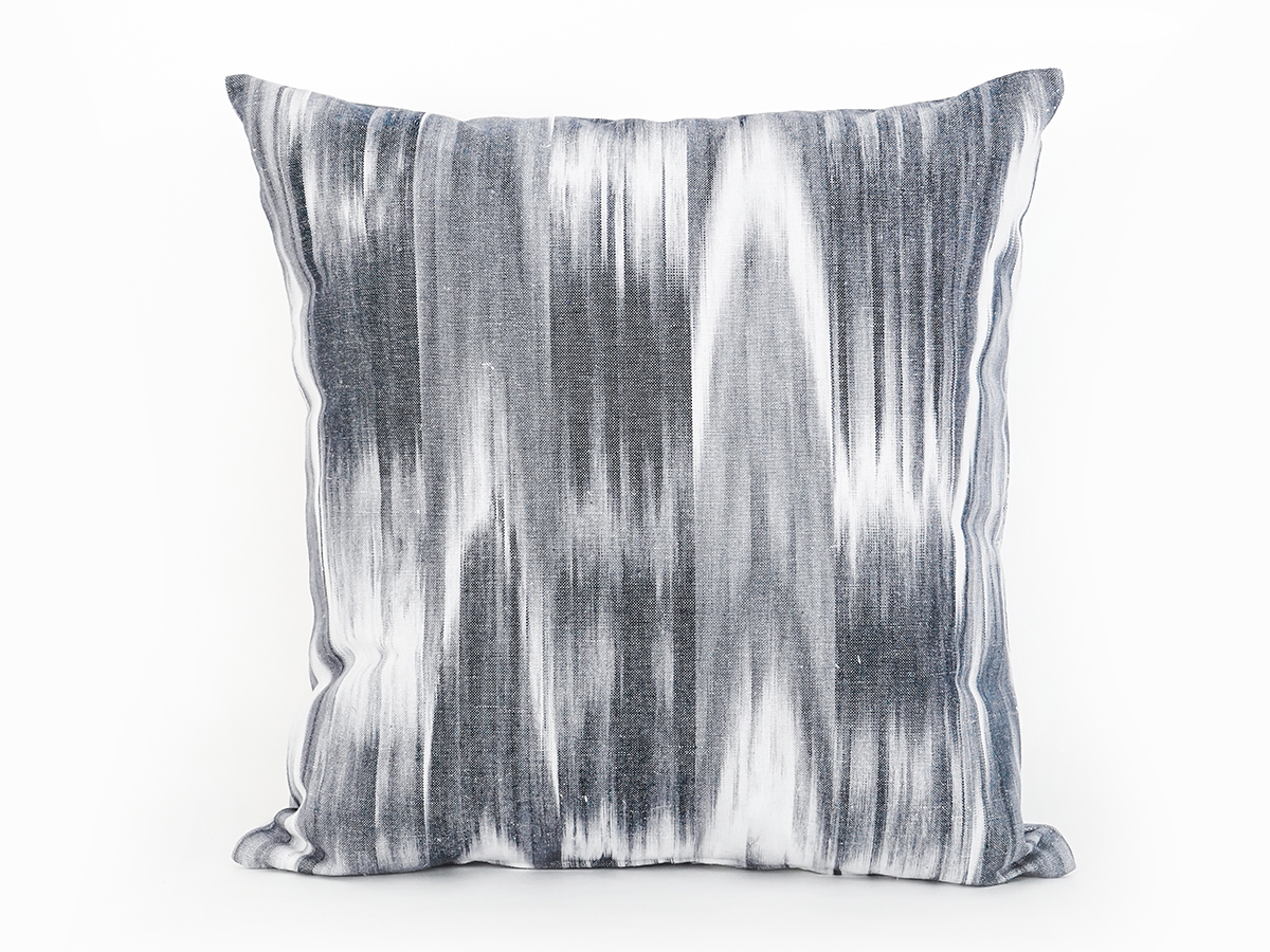 Cojín artesanal modelo 101 en color gris de Teixits Vicens