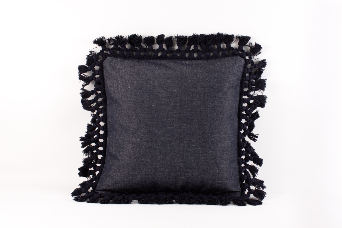 Schwarz fransenkissen
