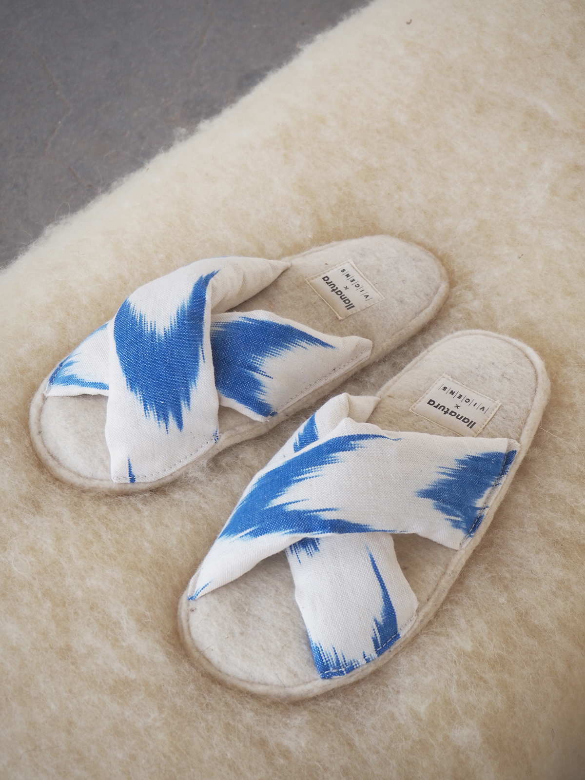 BAO ikat Blaue Hausschuhe – Bild 2