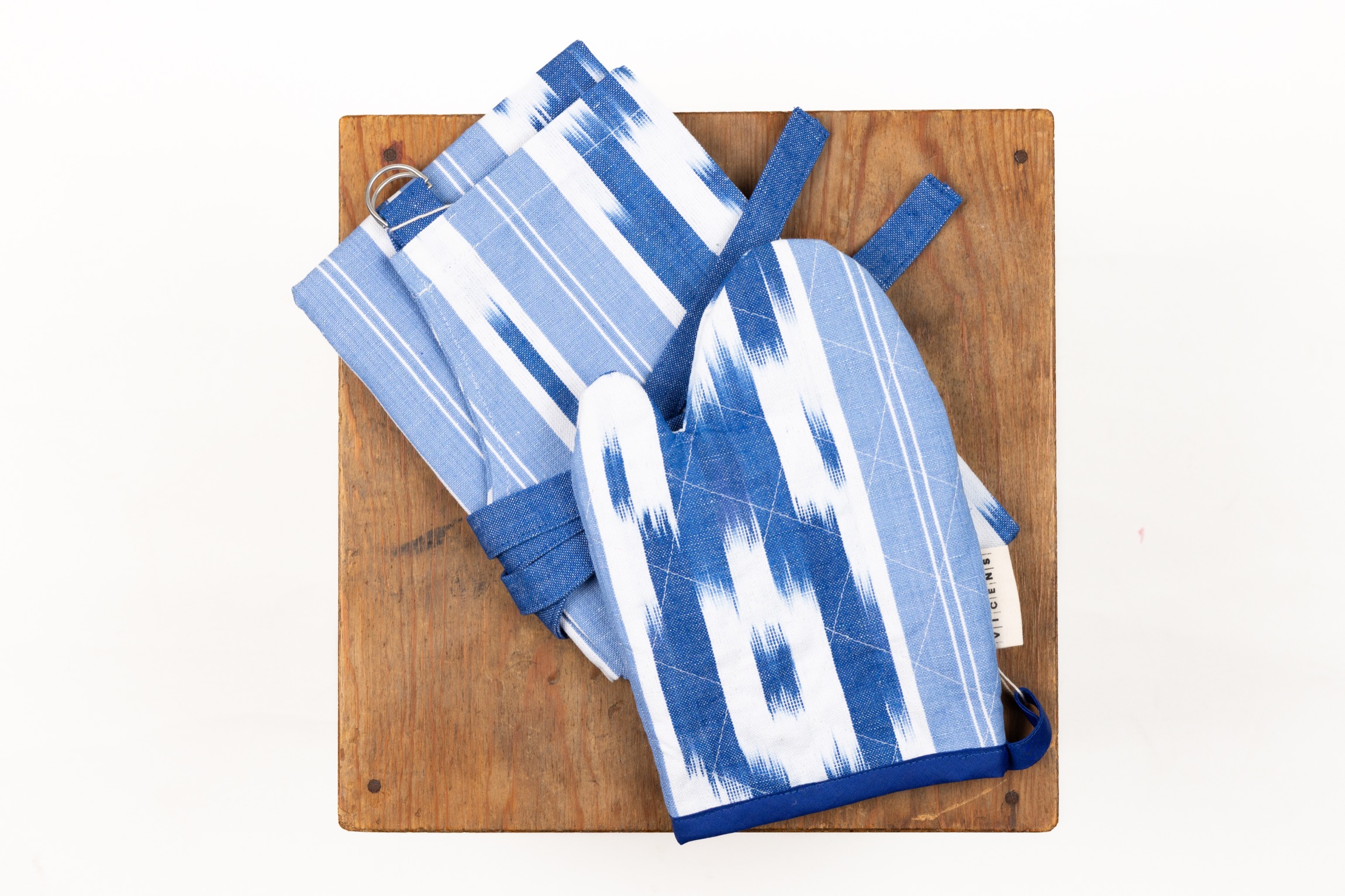 Oven mitt ikat 104 Blue