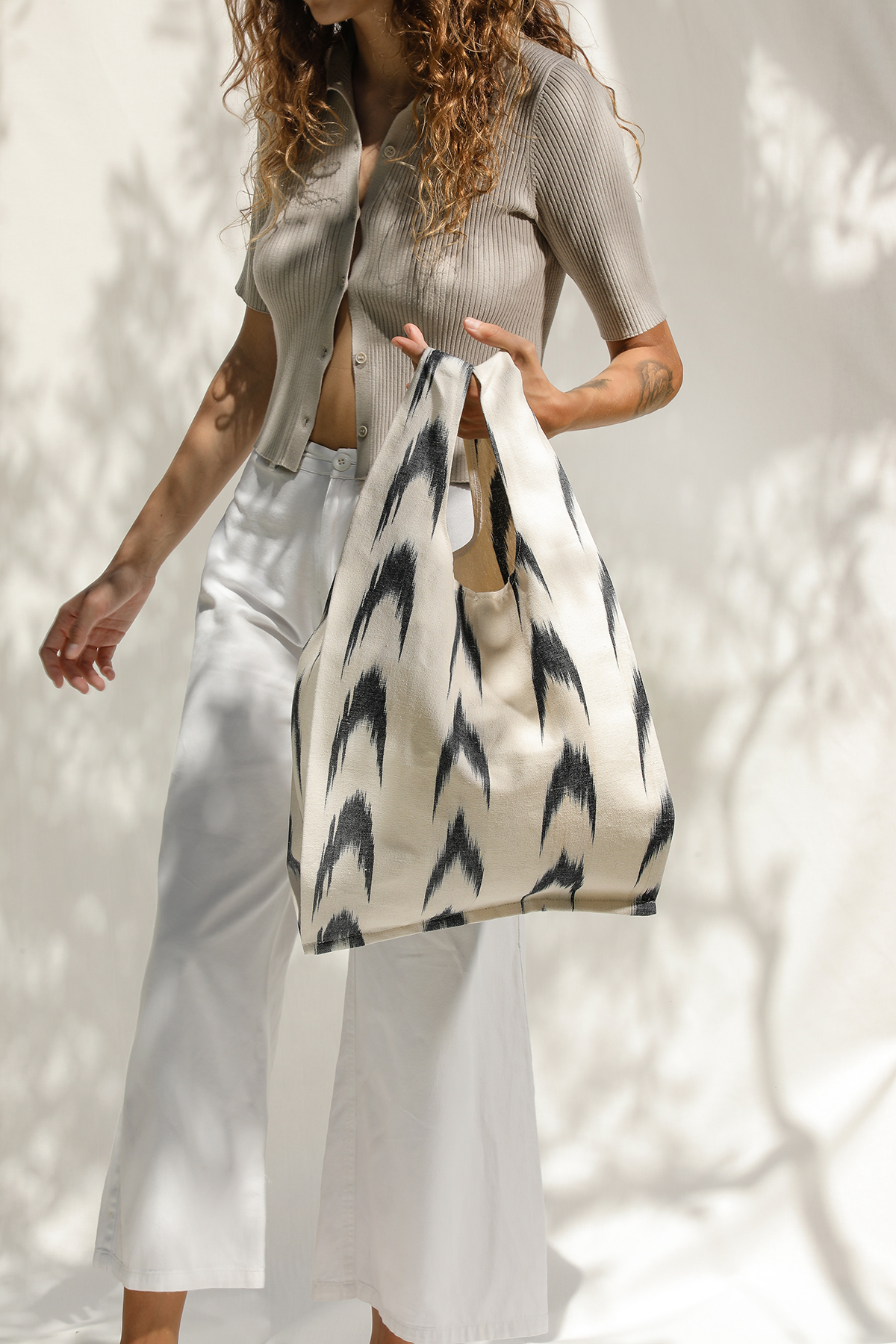 Einkaufstasche aus mallorquinischem Ikat-Stoff 61 Schwarz – Bild 4